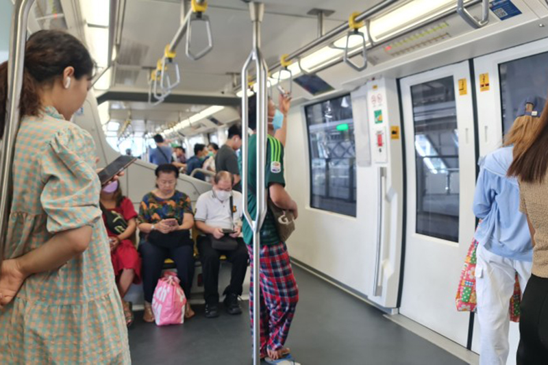 	방콕 지상철 옐로라인 타보니